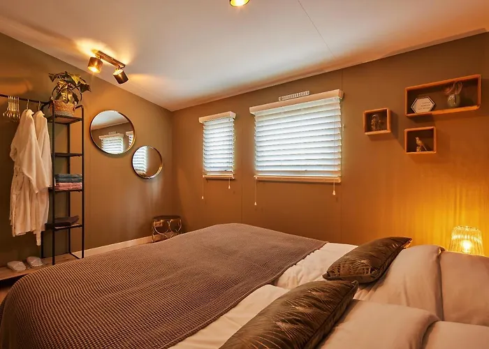 Kampinastaete, Luxe Hippe In De Bossen *